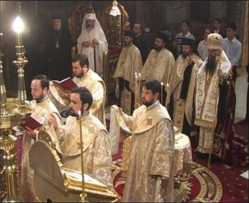 Vizita canonică din Mitropolia Banatului: „O întărire a comuniunii frăţeşti dintre ierarhi şi o bucurie mare a credincioşilor” 94731