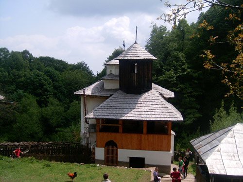 Schiturile de pe Muntele Cioclovina 94738