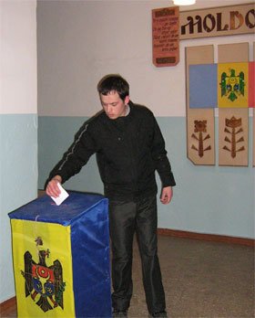 Sondajele indică o nouă victorie a comuniştilor în R. Moldova 94815