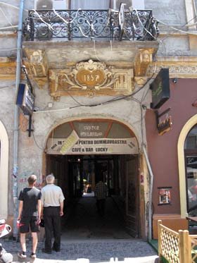 Amintirea a ceea ce a fost odată Curtea Sticlarilor din Bucureşti 94821