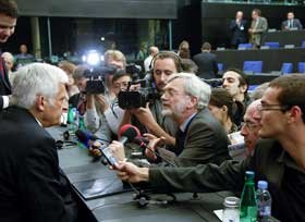 Preşedintele vine de la Est 94895