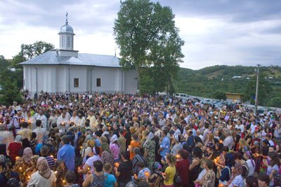 Cinstirea Adormirii Maicii Domnului, la hramul Mănăstirilor Adam şi Vladimireşti 95070