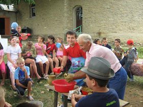 Prima ediţie a Taberei ,,Lumină şi culoare“ în parohia Poiana, Protopopiatul Hârlău 95095