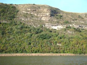 Recife de corali de origine marină, pe malul Prutului 95105