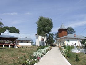 Biserica parohiei Bereşti 2, Protopopiatul Bacău Nord, resfinţită după ample lucrări de restaurare 95124