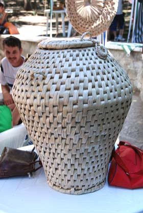 Ţesătoarele şi împletitorii de pe malurile Prutului 95202