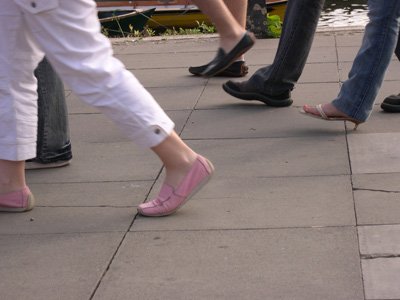 „Nu ca să furăm şi să ne ridicăm cu răutate unii asupra altora ni s-au dat mâinile şi picioarele“ 95359