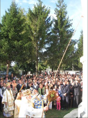 Biserica parohiei Nicolae Bălcescu, resfinţită după 100 de ani 95374