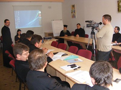 Seminarii despre „Hristos împărtăşit copiilor“, în Arhiepiscopia Iaşilor şi Episcopia Râmnicului 95407