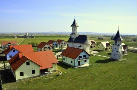 Copiii necăjiţi vor avea acoperiş binecuvântat la Rădăuţi 95481