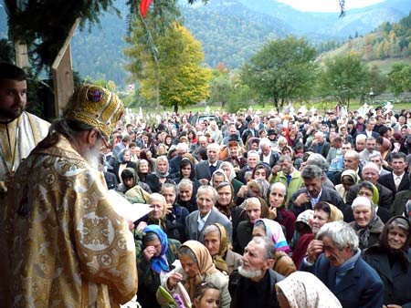 „Este o binecuvântare faptul că biserica a fost sfinţită de Acoperământul Maicii Domnului“ 95489