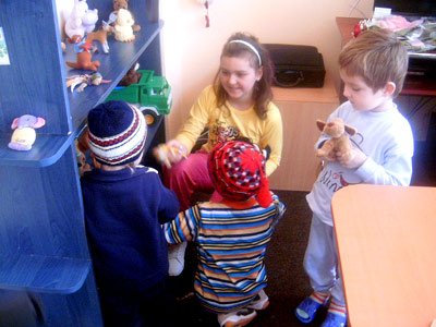 Centrul „Aripi de lumină“ a deschis o sală de joacă la spital 95579