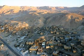 Biblia - verset cu verset: Împlinirea făgăduinţei divine, decalată de o pribegie de patru sute de ani 95623