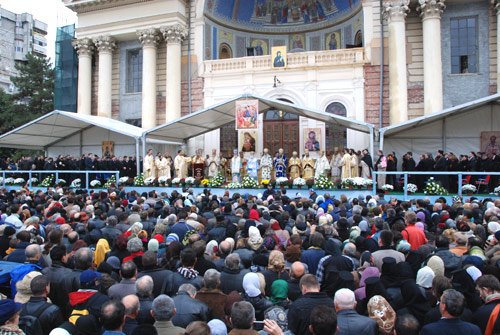 Retrospectivă: Bilanţul hramului Sfintei Parascheva 95621