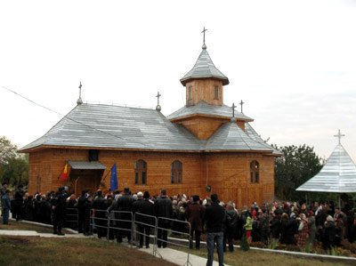 „Noi am făcut această biserică din dragoste faţă de Dumnezeu“ 95647