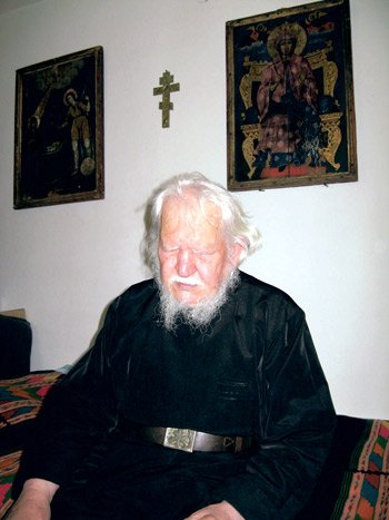 Iubitorul de Dumnezeu părintele Teofil Părăian s-a mutat la cer 95751