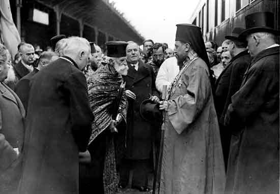 Memoria Bisericii în imagini: 10 noiembrie 1935 - înscăunarea mitropolitului Visarion Puiu la Cernăuţi 95864