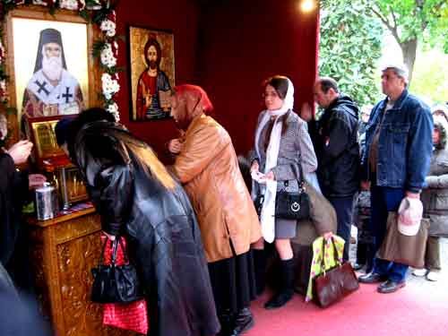 Sfântul Ierarh Nectarie de la Eghina a fost cinstit la Mănăstirea Radu Vodă 95857