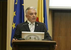Guvernatorul BNR recomandă politicienilor să nu crească impozitele 95894
