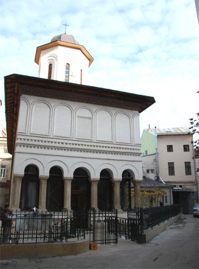 „M-a chemat Maica Domnului la biserica ei să slujesc“ 95978