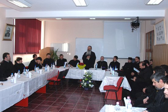 Întâlnirea de lucru a preoţilor misionari de caritate din Arhiepiscopia Iaşilor 96049