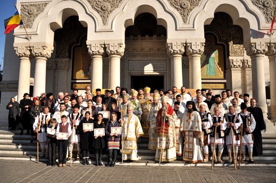 De 17 ani, Sfântul Apostol Andrei ocroteşte Galaţiul 96093