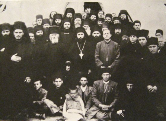 Memoria Bisericii în imagini: 11 ani de la trecerea la cele veşnice a părintelui Cleopa 96096