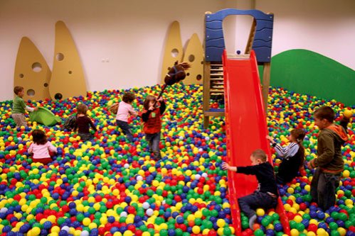 Despre Moş Nicolae, cu copiii de la mall 96143