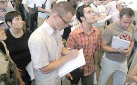 Angajatorii români, pe ultimul loc la intenţiile de angajare în 2010 96174