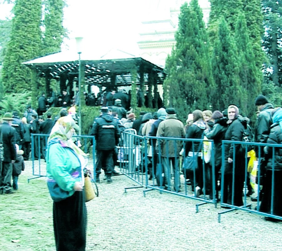 Sfânta Filofteia, milostiva din Curtea Argeşului 366699