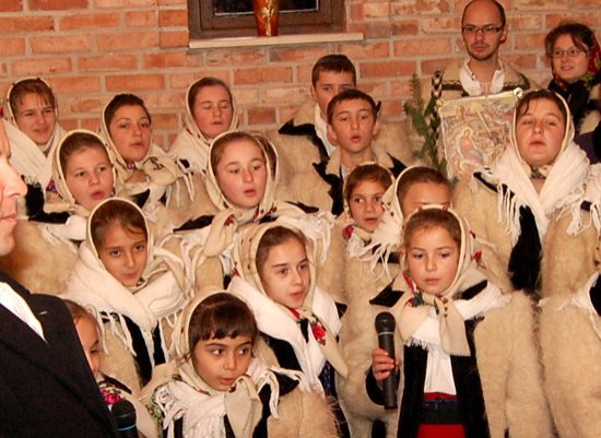 Bucuria sărbătorilor în glasul colindătorilor 96287