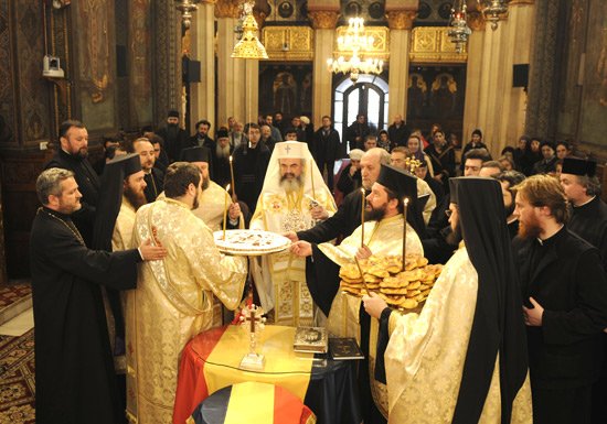 Jertfa eroilor - temelia libertăţii poporului 96311