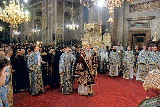 Slujbă arhierească la Catedrala mitropolitană din Iaşi, în prima zi de Crăciun 96357