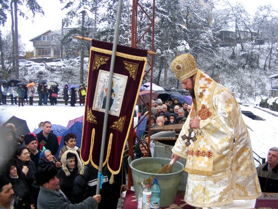 Boboteaza la Catedrala arhiepiscopală din Râmnicu Vâlcea 96412