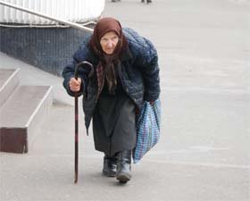 Sărăcia europenilor, pusă pe seama nivelului scăzut al educaţiei 96417