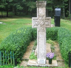 Răspunsuri duhovniceşti: Creştinii ortodocşi dorm în morminte sub scutul lui Hristos 96444