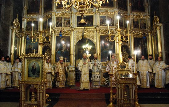 Ocrotitorii învăţământului teologic, sărbătoriţi la Catedrala mitropolitană din Iaşi 96700