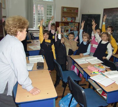 1.000 de profesori vor obţine a doua specializare la ID 96819