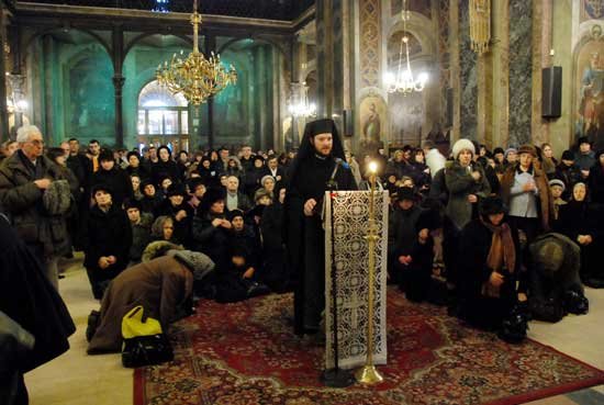 Program liturgic intensificat la Catedrala mitropolitană din Iaşi 96868