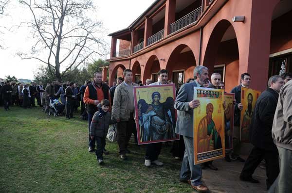 Procesiune cu Sfintele Icoane la Roma 96906