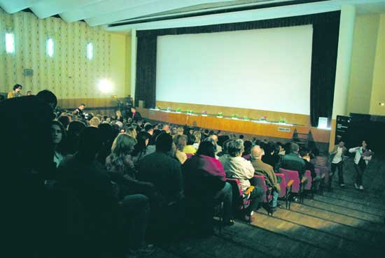 Sprijinul pentru filmul românesc trebuie menţinut şi continuat 96941