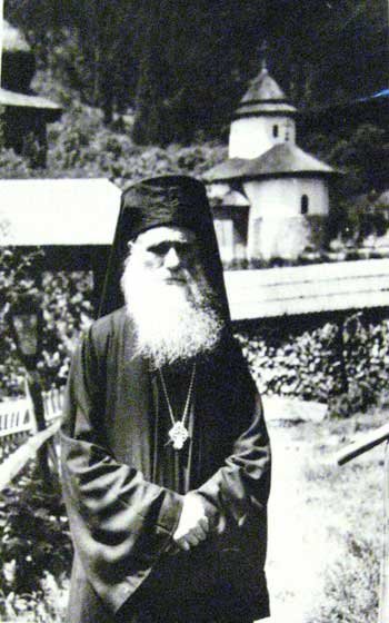 Memoria Bisericii în imagini: Duhovnicii Ortodoxiei româneşti în sec. al XX-lea: Cuviosul Elefterie Mihail, ctitor şi mărturisitor 96949