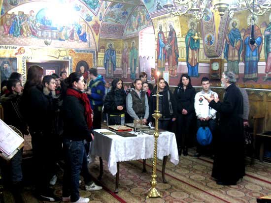 Oră de Religie în biserică 96966