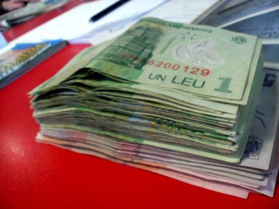 FMI recomandă României să majoreze contribuţiile la pensiile private 97045