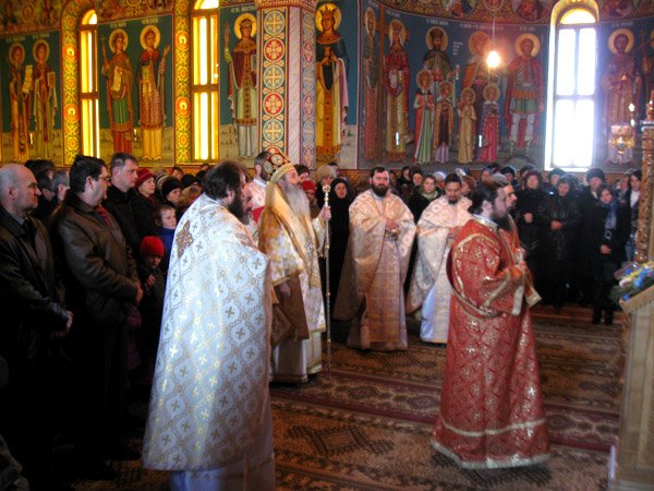 „Să fim martori şi mărturisitori ai morţii şi Învierii Mântuitorului Hristos“ 97105