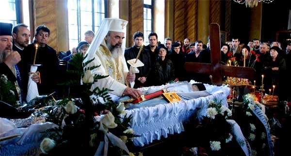 Ultimul drum pământesc al teologului Dumitru Popescu 97190