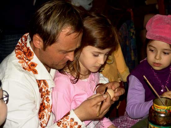 Ouă încondeiate, icoane şi meşteşuguri tradiţionale la târgurile de Florii 97224