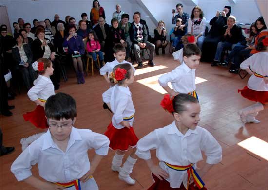 „Primăvara vârstelor“, la bătrânii de la „Sfântul Mina“ 97213