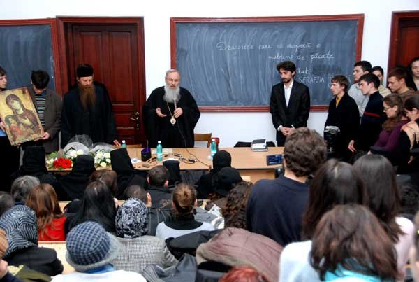 IPS Serafim a conferenţiat la Iaşi 97231