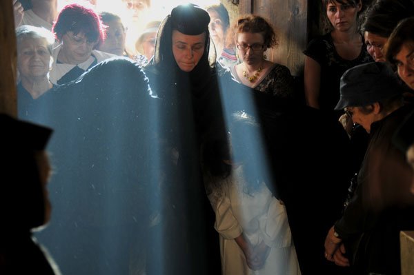 Răspunsuri duhovniceşti: Nu primeşte haina monahală cel care dispreţuieşte căsătoria 97317